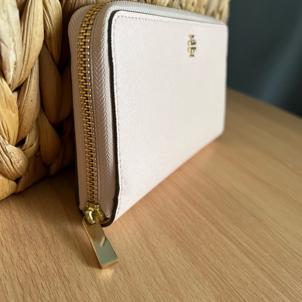 Tory Burch Light Pink Wallet - Picture 2 of 12